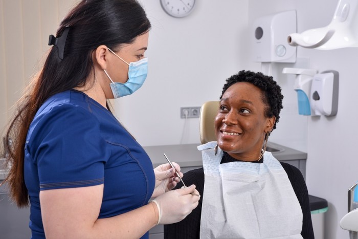 Moderne Frästechniken in Verbindung mit der CAD/CAM-Technologie sorgen für besonders natürliche und ästhetische Ergebnisse.