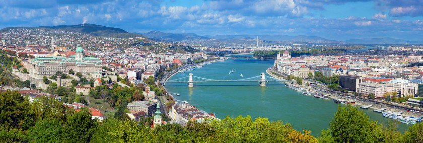 Verbinden Sie das Nützliche mit dem Praktischen und nutzen Sie Ihre Zeit in Budapest für eine kleine Städtereise. Verbinden Sie das Nützliche mit dem Praktischen und nutzen Sie Ihre Zeit in Budapest für eine kleine Städtereise.